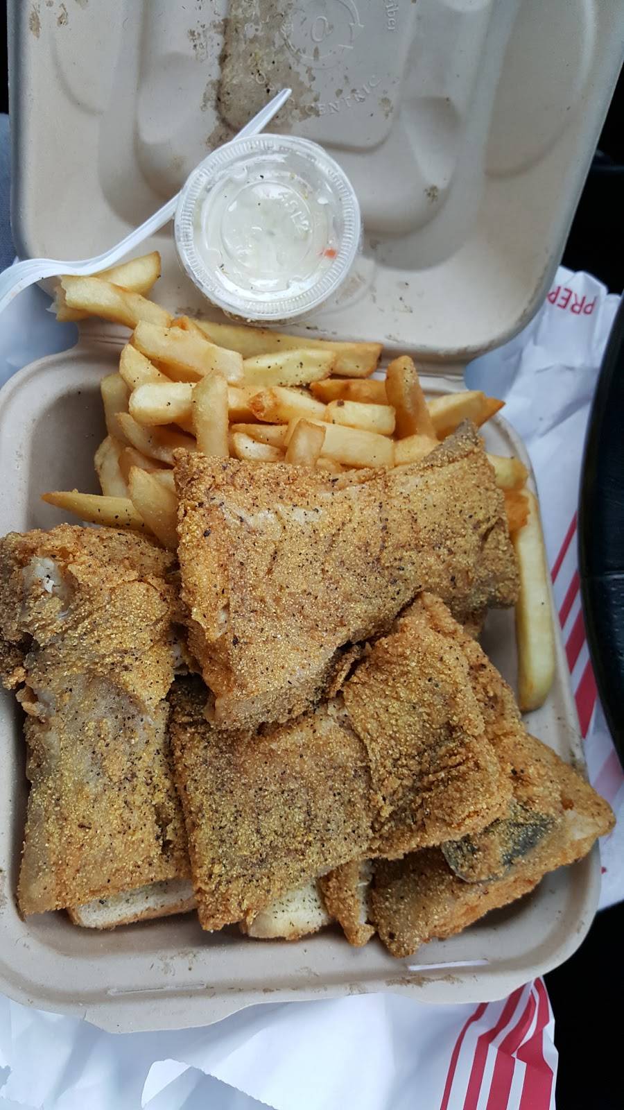 J & J Fish | restaurant | 12648 S Paulina St, Calumet Park, IL 60827, USA | 7083714511 OR +1 708-371-4511