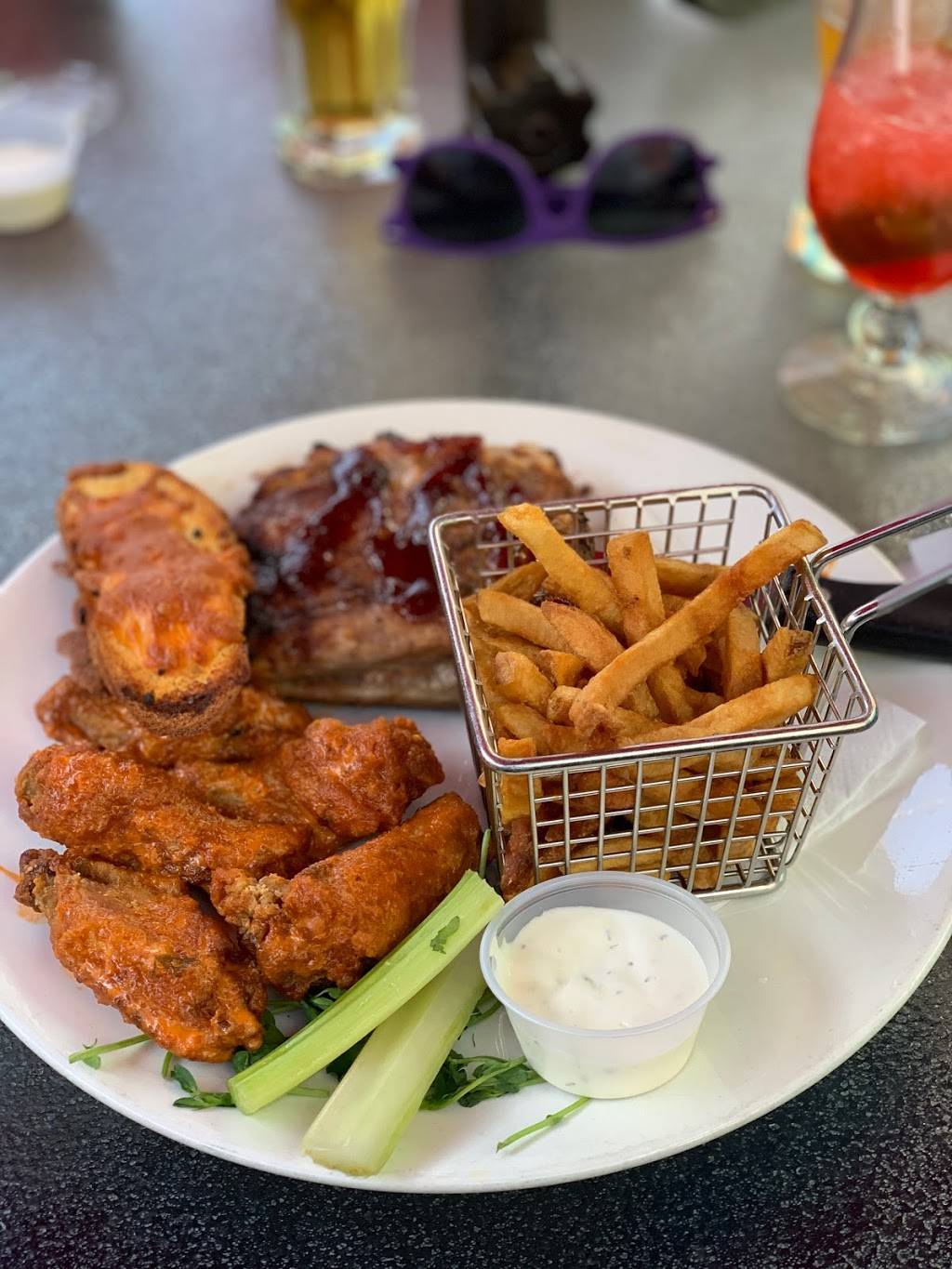 Iron Horse Bar & Grill | restaurant | 1 Church St, Cookstown, ON L0L 1L0, Canada | 7054582500 OR +1 705-458-2500