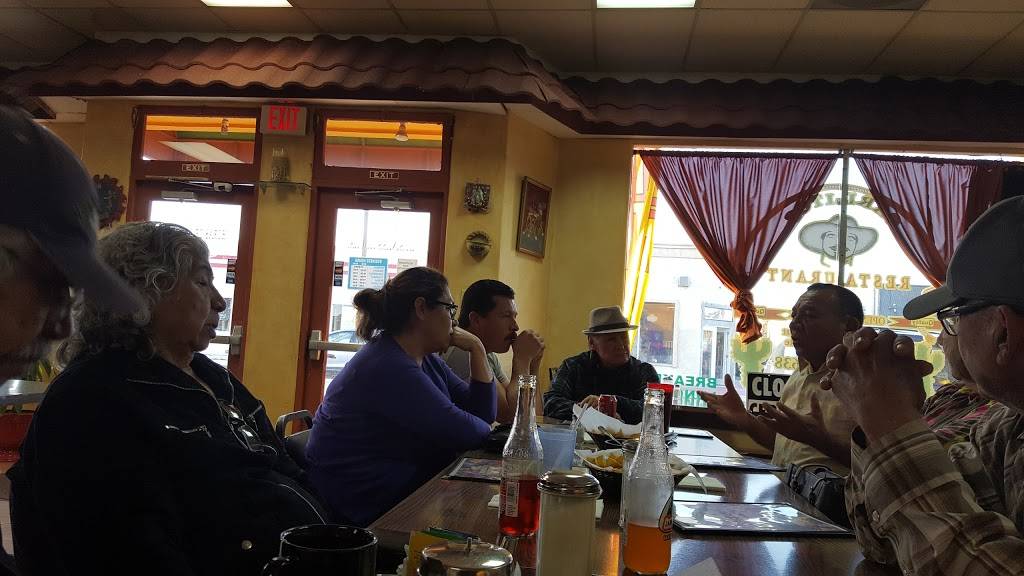 Carlitos II | restaurant | 15 W Curtis St, Salinas, CA 93906, USA | 8314449638 OR +1 831-444-9638