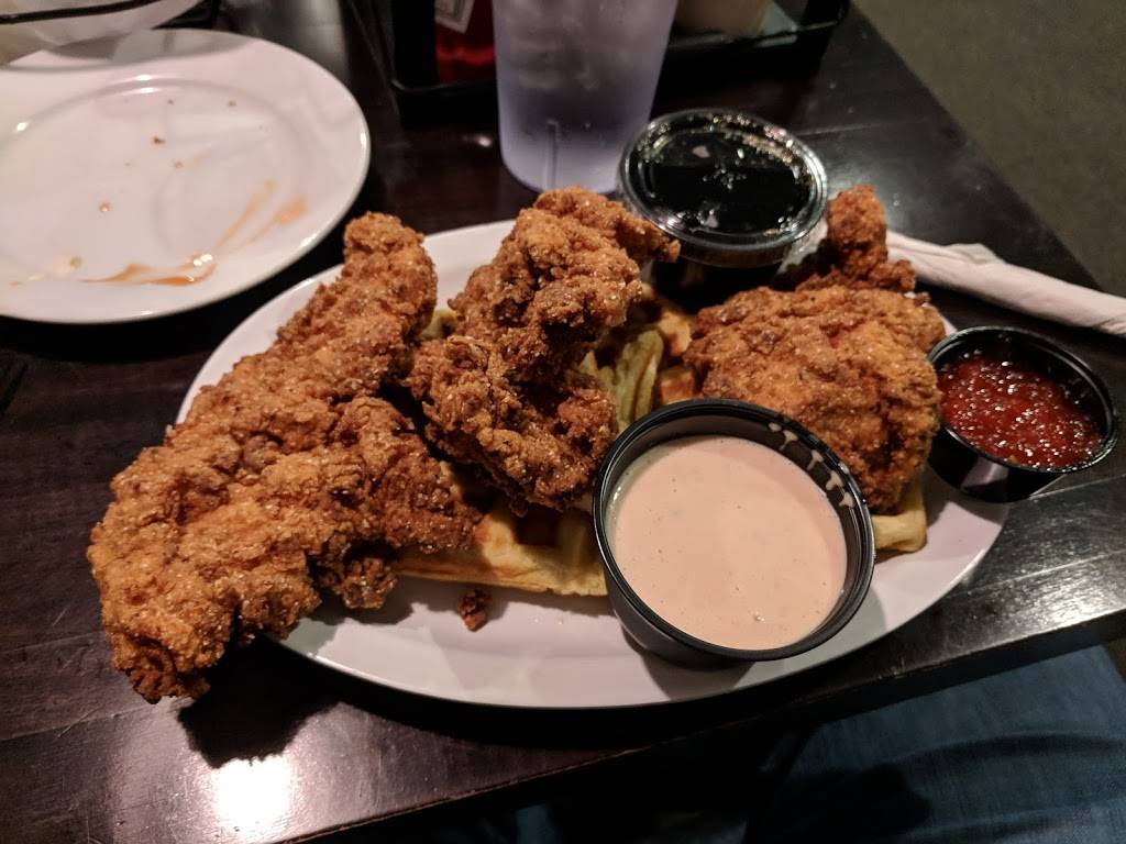 Flyin Pig | restaurant | 13560 Waterford Pl, Midlothian, VA 23112, USA | 8044474592 OR +1 804-447-4592