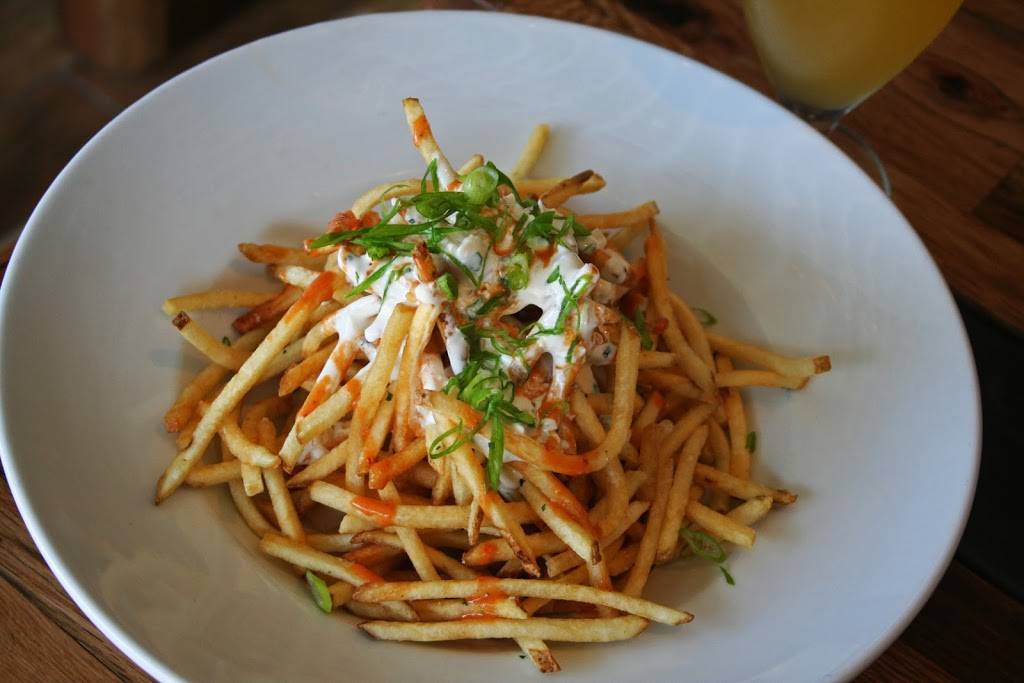 Simmzys | restaurant | 229 Manhattan Beach Blvd, Manhattan Beach, CA 90266, USA | 3105461201 OR +1 310-546-1201