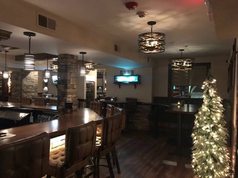 Nikos R & R Supper Club | restaurant | 7509 S Grant Hwy, Marengo, IL 60152, USA | 8155062055 OR +1 815-506-2055