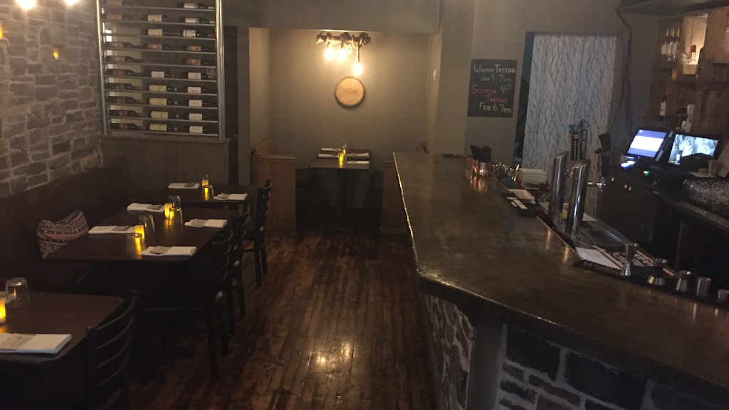 The Aging Oak | restaurant | 3 Queen St E, Cambridge, ON N3C 2A7, Canada | 5192607000 OR +1 519-260-7000