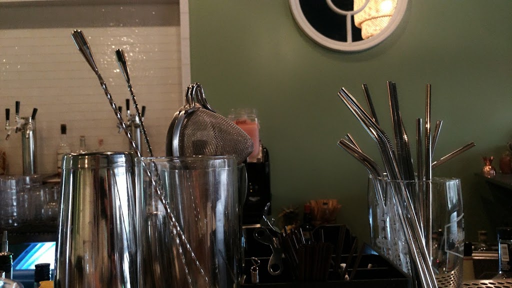 Pool House Kitchen & Bar | restaurant | 219 S 4th St, Manhattan, KS 66502, USA | 7855372135 OR +1 785-537-2135