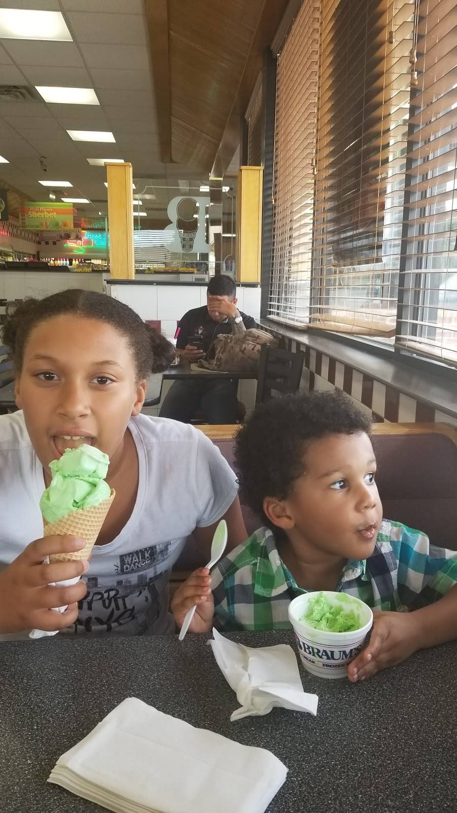 A&W Restaurant | restaurant | 680 West Highway 303, Grand Prairie, TX 75051, USA | 2147175911 OR +1 214-717-5911