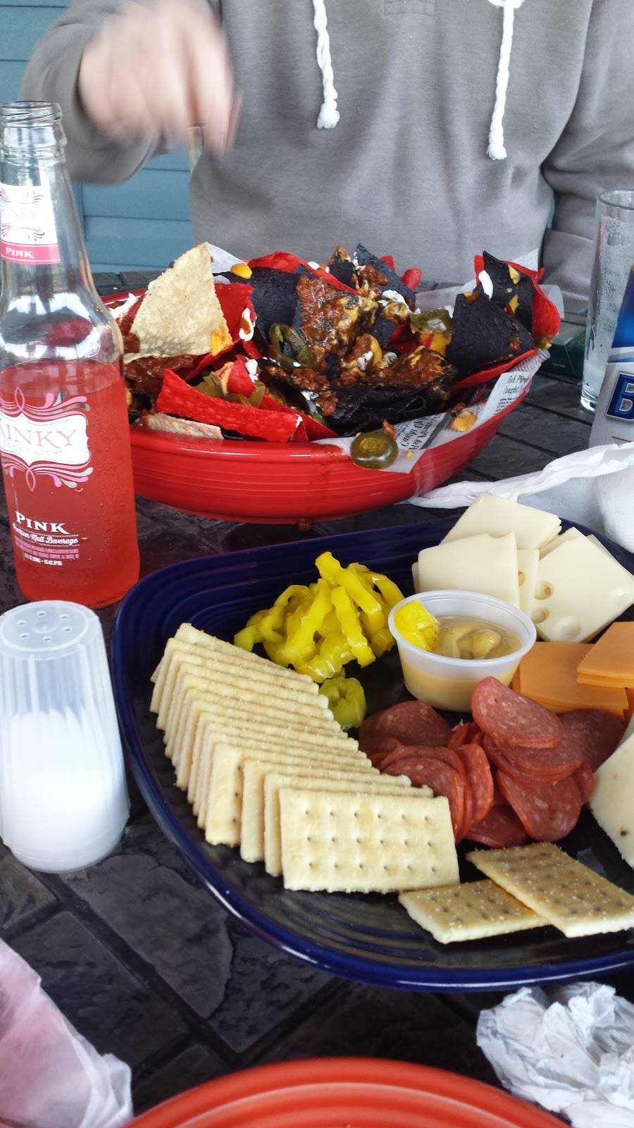 Crossroads Bar & Grill Inc | restaurant | 4887 OH-305, Southington, OH 44470, USA | 3308981897 OR +1 330-898-1897