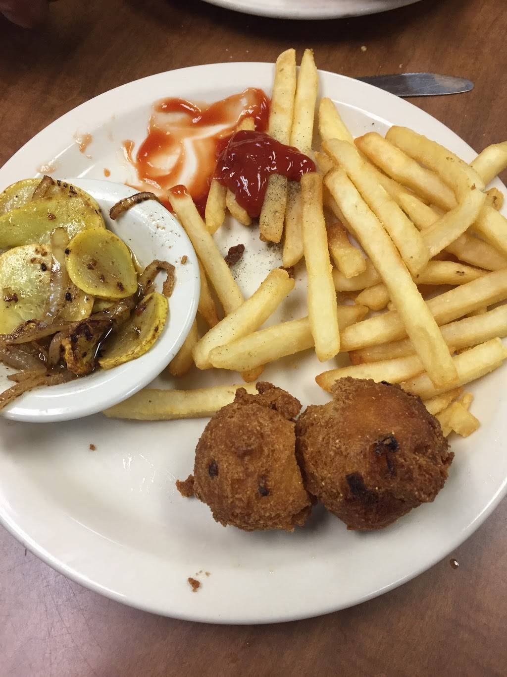 Daisys Diner | restaurant | 3687 TX-19, Huntsville, TX 77320, USA | 9365943081 OR +1 936-594-3081