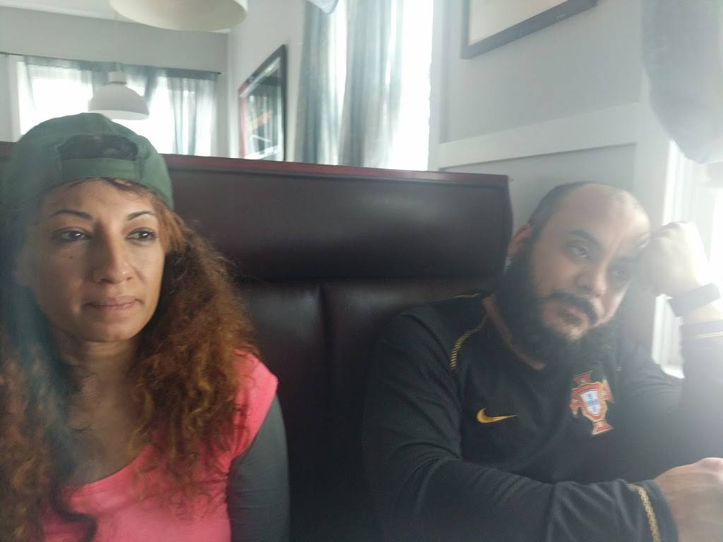 Mizzas | restaurant | 6 Ethan Allen St, Lakeville, CT 06039, USA | 8604356266 OR +1 860-435-6266