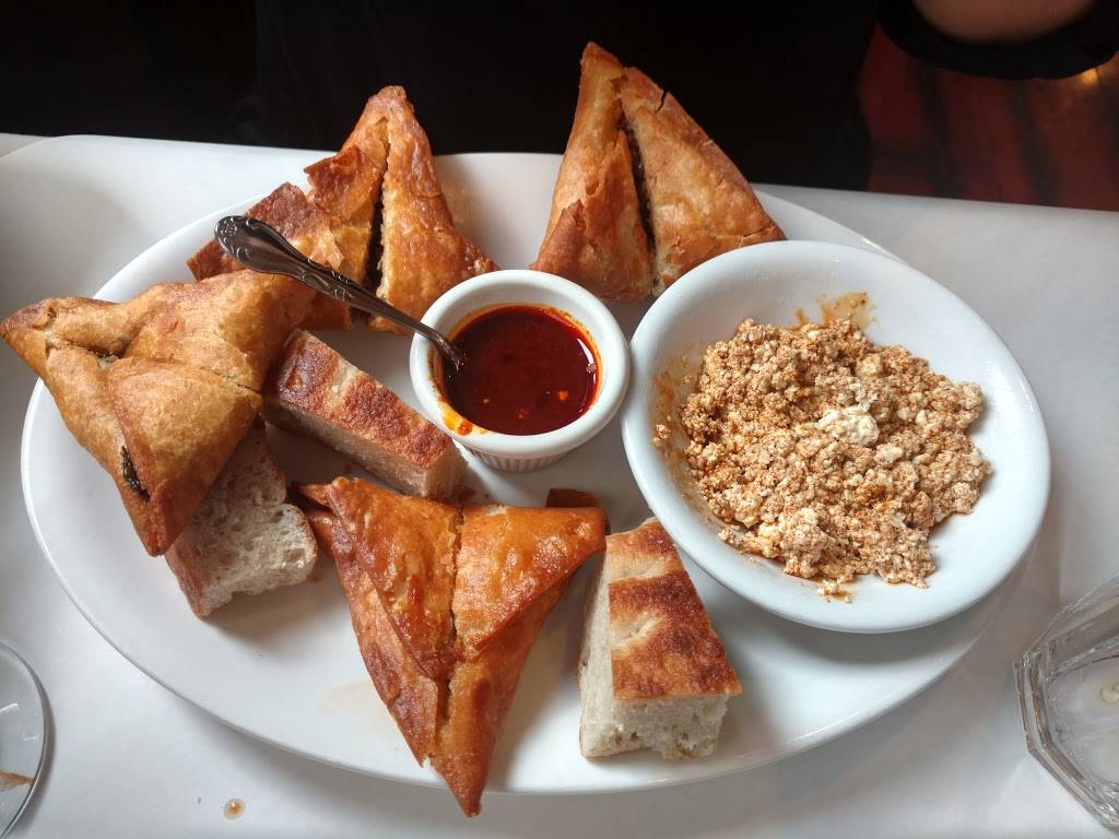 Demera Restaurant | restaurant | 4801 N Broadway, Chicago, IL 60640, USA | 7733348787 OR +1 773-334-8787