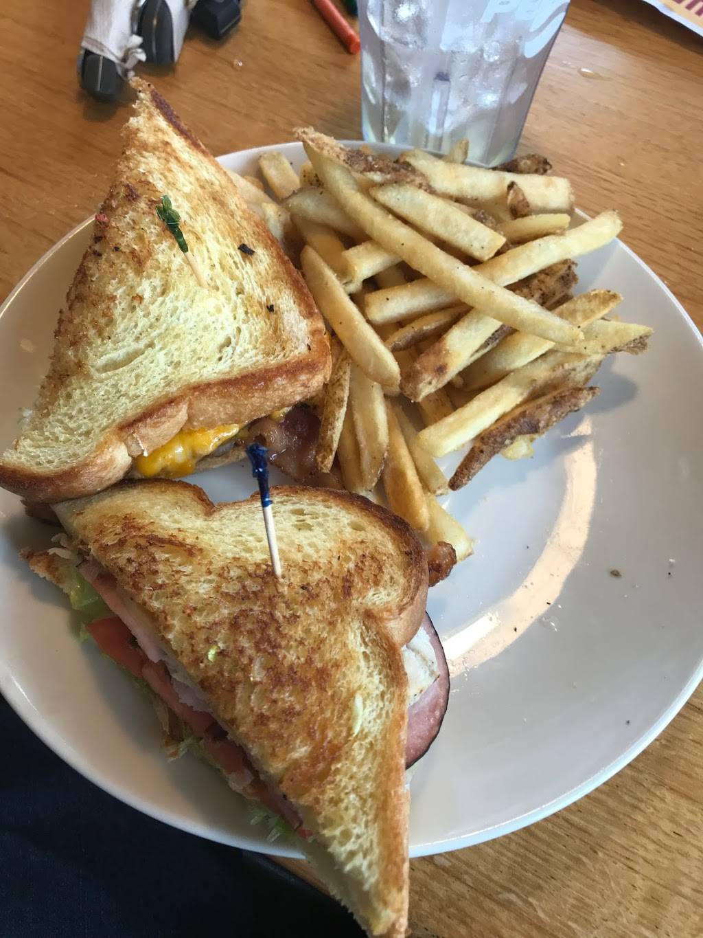 Applebees Grill + Bar | restaurant | 3851 Alpine Ave NW, Comstock Park, MI 49321, USA | 6167846199 OR +1 616-784-6199