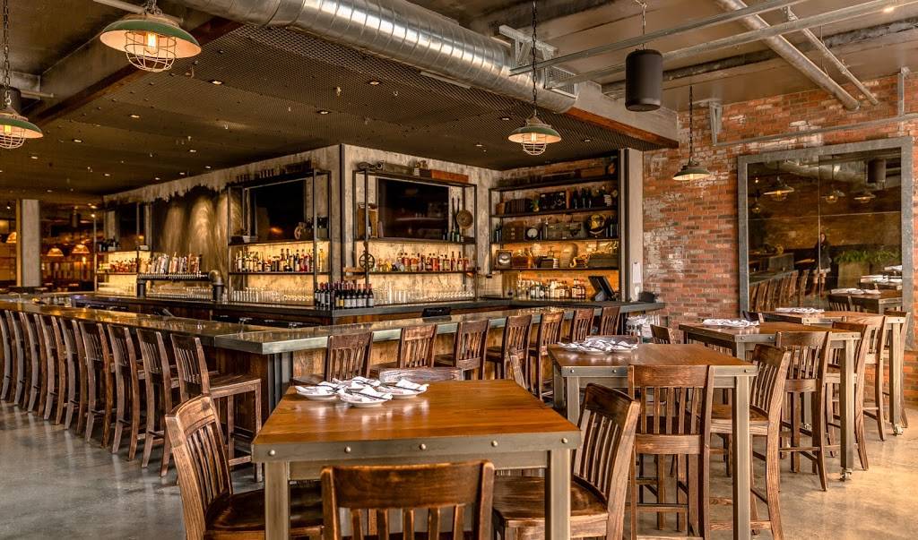 The Broadway | restaurant | 726 E Broadway, Boston, MA 02127, USA | 6173076480 OR +1 617-307-6480