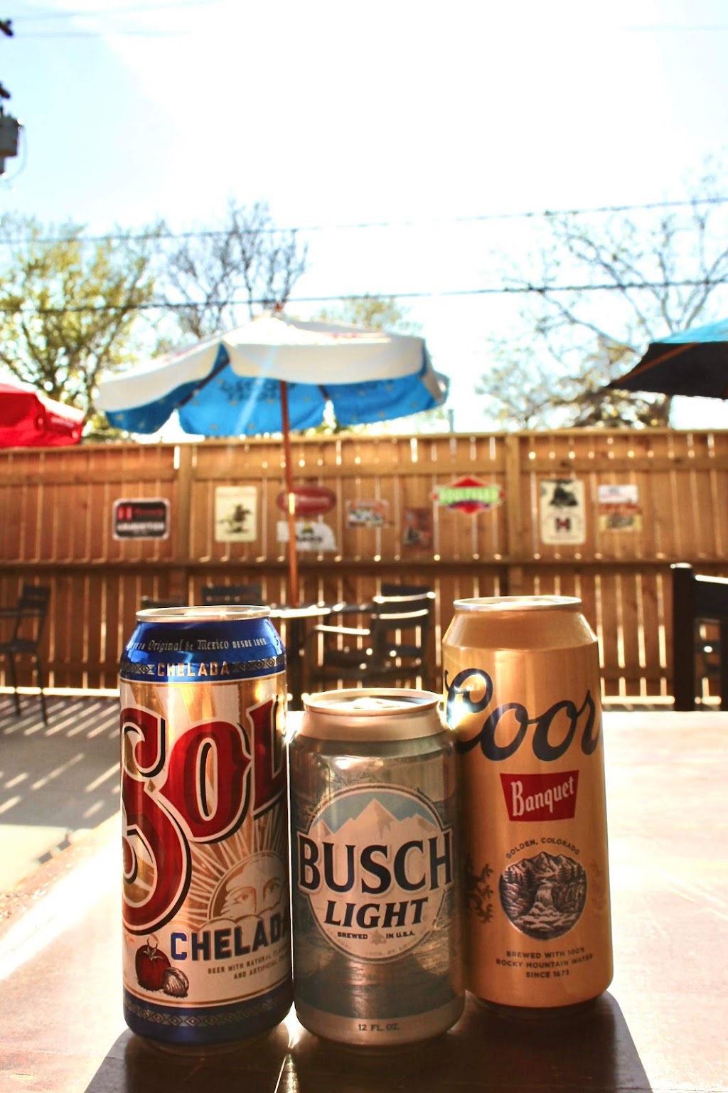 Winchesters Saloon | restaurant | 511 West St, Phillips, NE 68865, USA | 4028862594 OR +1 402-886-2594