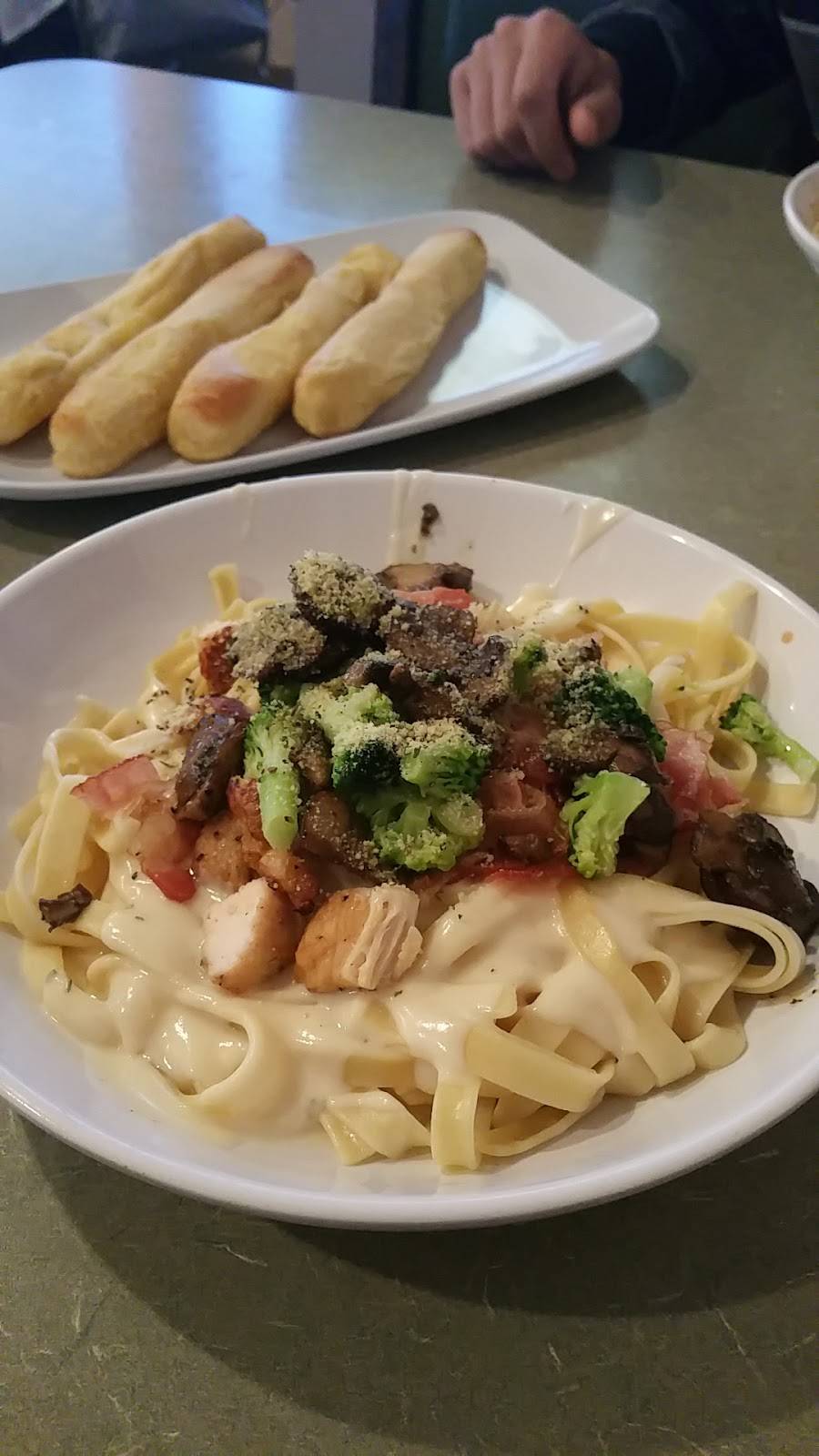 Fazolis | restaurant | 2332 Shallowford Village Dr, Chattanooga, TN 37421, USA | 4234995155 OR +1 423-499-5155