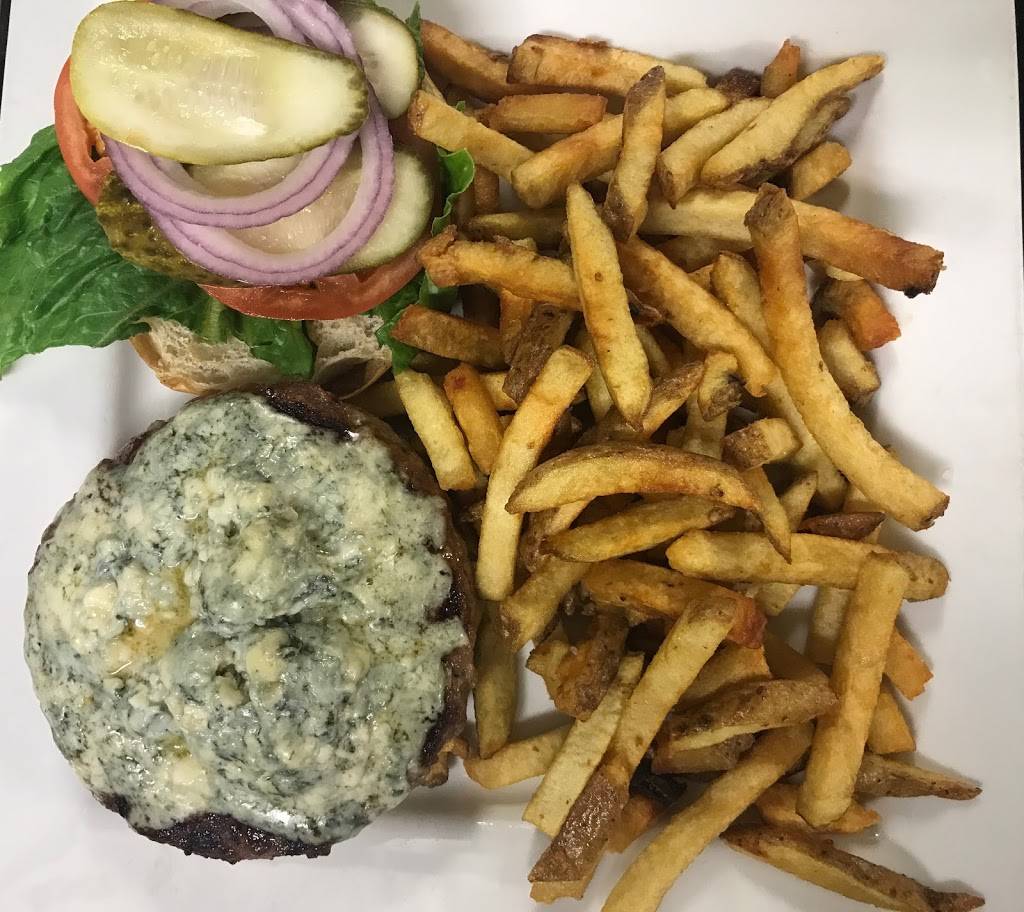 Paddingtons Pub | restaurant | 18 Ontario St N, Grand Bend, ON N0M 1T0, Canada | 5192385788 OR +1 519-238-5788