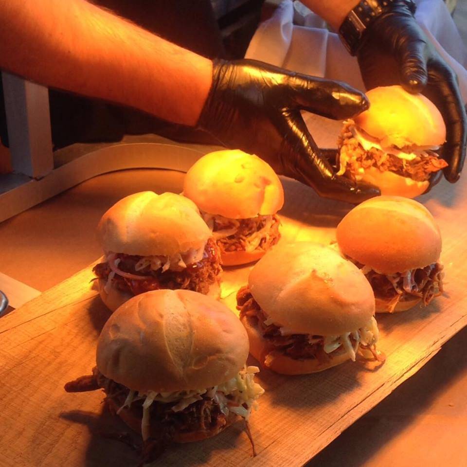 Meatings Barbecue | restaurant | 2807 St Joseph Blvd, Orléans, ON K1C 1G6, Canada | 6134078788 OR +1 613-407-8788