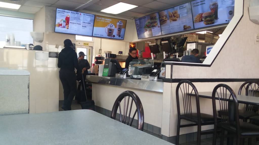 McDonalds | cafe | 3920 Falls Rd, Baltimore, MD 21211, USA | 4108892416 OR +1 410-889-2416