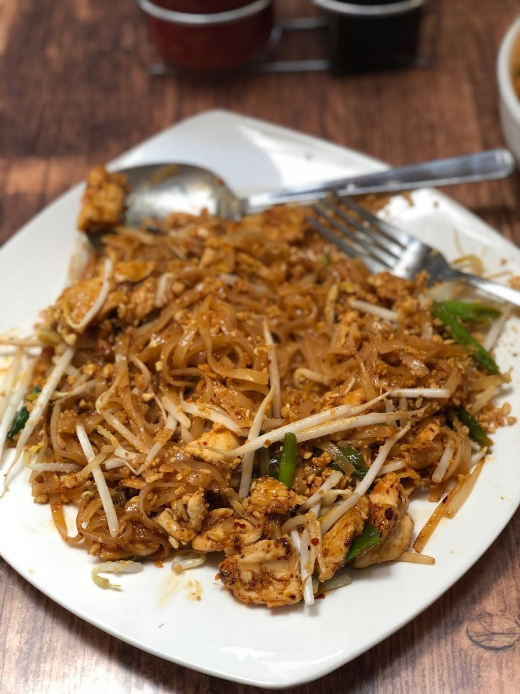 Thai Kitchen | restaurant | 141 Main St, Minturn, CO 81645, USA | 9704457499 OR +1 970-445-7499