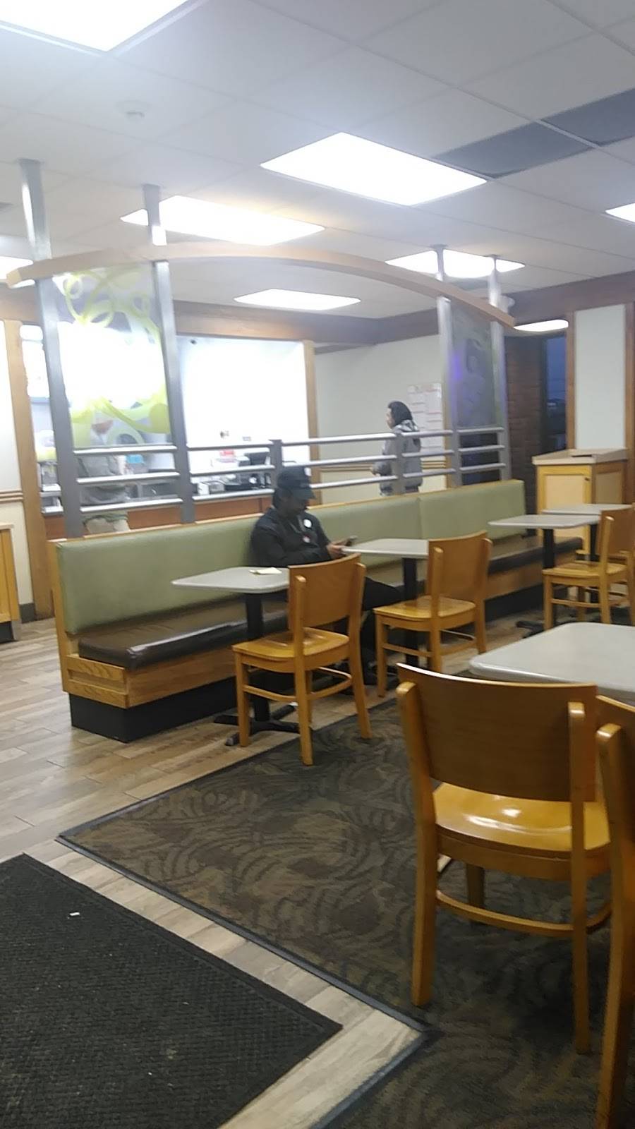 Wendys | restaurant | 7019 Shallowford Rd, Chattanooga, TN 37421, USA | 4238996552 OR +1 423-899-6552