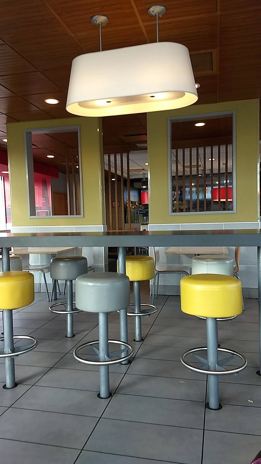 McDonalds | cafe | 2826 Appalachian Hwy, Jacksboro, TN 37757, USA | 4235669500 OR +1 423-566-9500