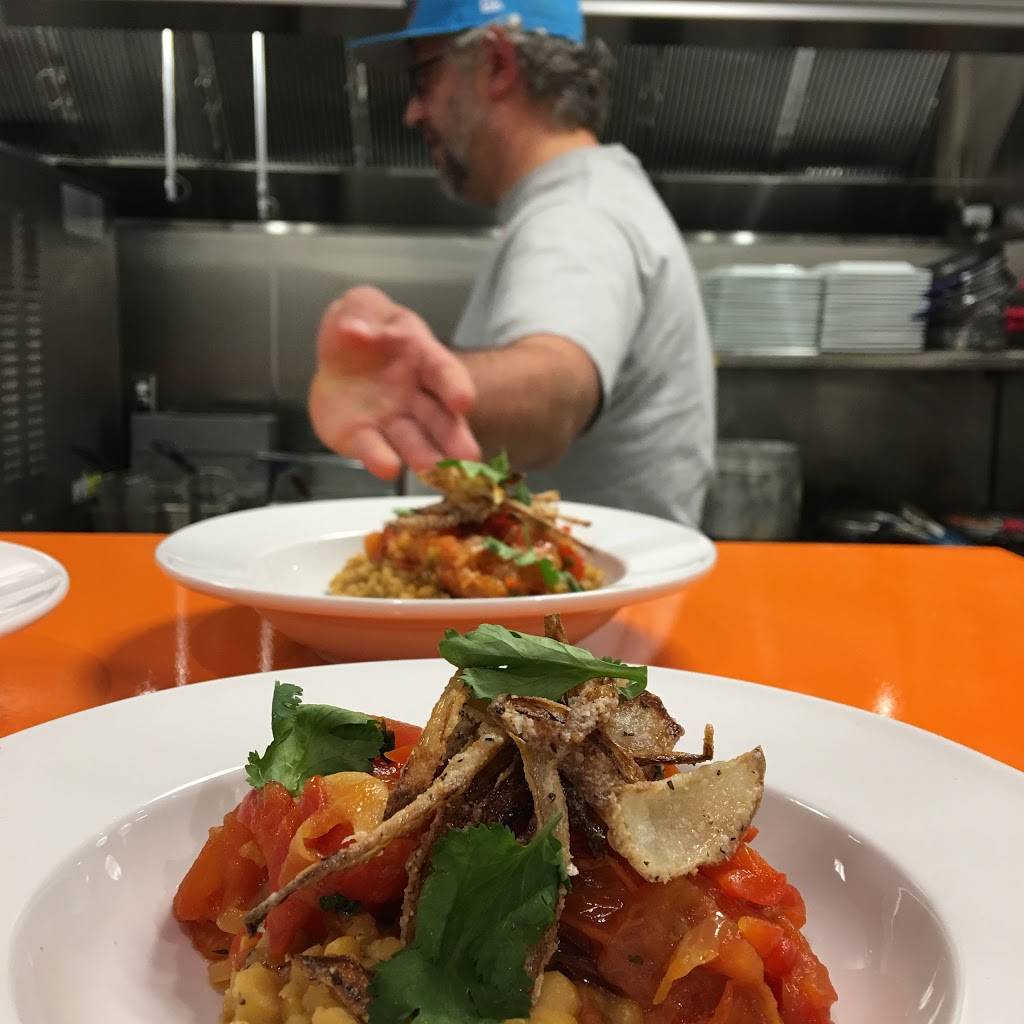 Three Carrots Fountain Square | restaurant | 920 Virginia Ave, Indianapolis, IN 46203, USA | 4632213669 OR +1 463-221-3669