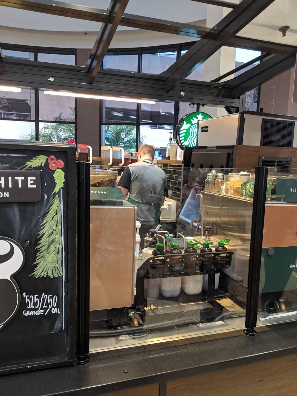 Starbucks | cafe | 701 Parkway Plaza, El Cajon, CA 92020, USA | 6194444920 OR +1 619-444-4920