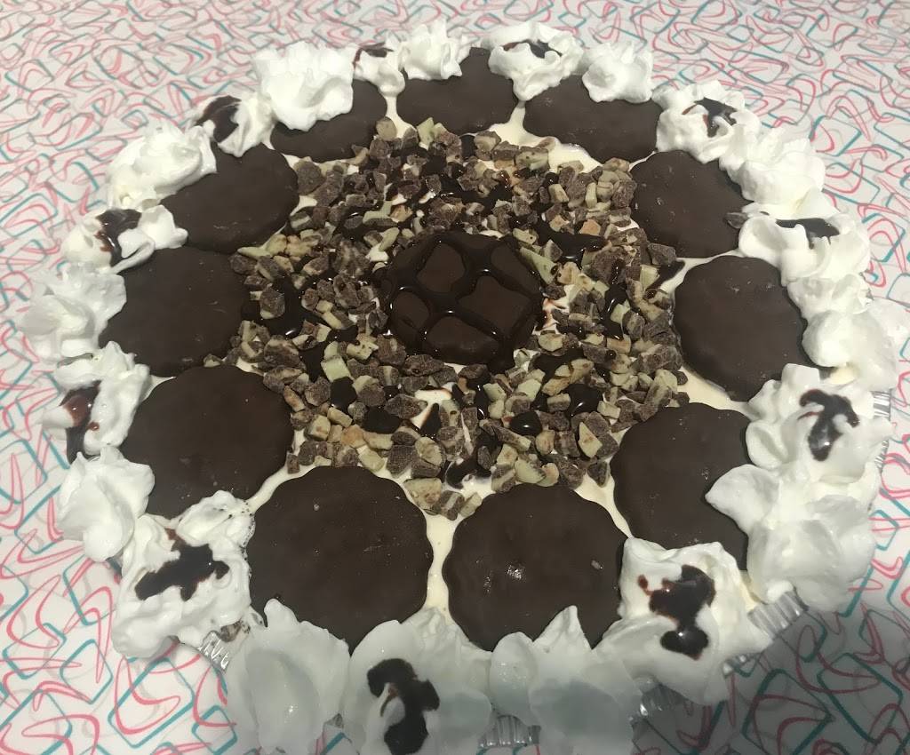 Mike & Ajz Ice Cream Shack | restaurant | 2 Basic St, Luckey, OH 43443, USA | 4192504959 OR +1 419-250-4959