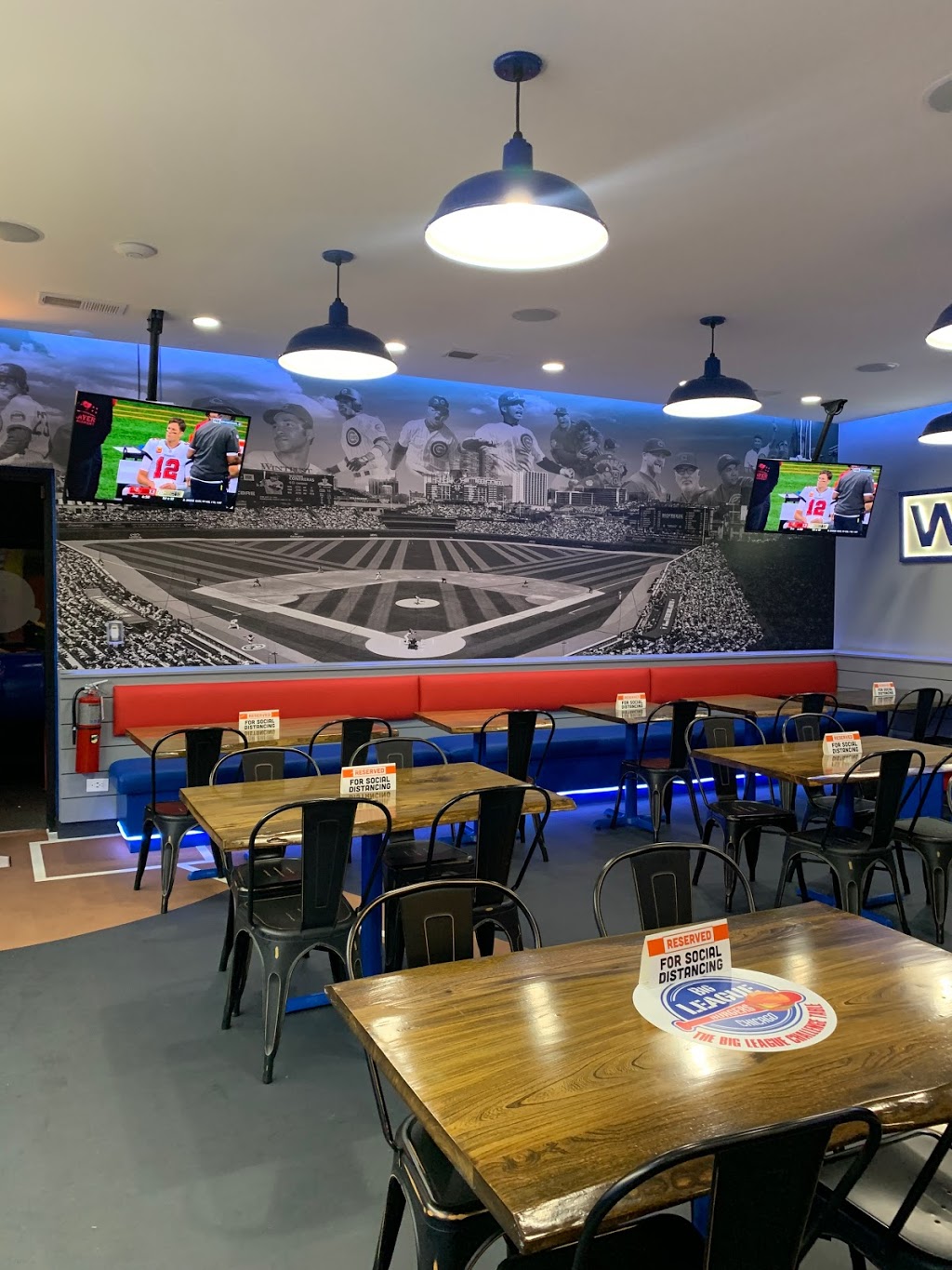 Big League Burgers | restaurant | 3734 W Irving Park Rd, Chicago, IL 60618, USA | 7739617558 OR +1 773-961-7558