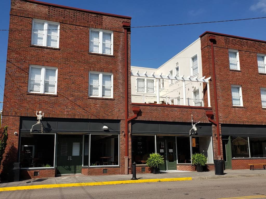 Milton’s | restaurant | 3025 4th Ave, St Paul, VA 24283, USA | 2767383041 OR +1 276-738-3041