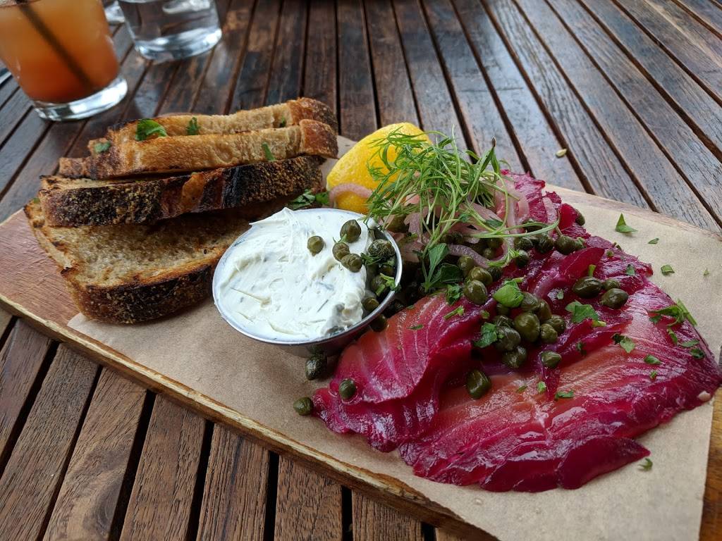 L & E Oyster Bar | restaurant | 1637 Silver Lake Blvd, Los Angeles, CA 90026, USA | 3236602255 OR +1 323-660-2255