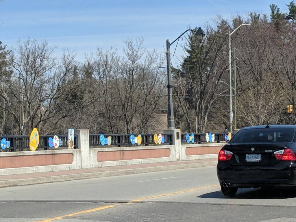 Market Lane Shopping Centre | shopping mall | 140 Woodbridge Ave, Woodbridge, ON L4L 4K9, Canada | 9058516611 OR +1 905-851-6611