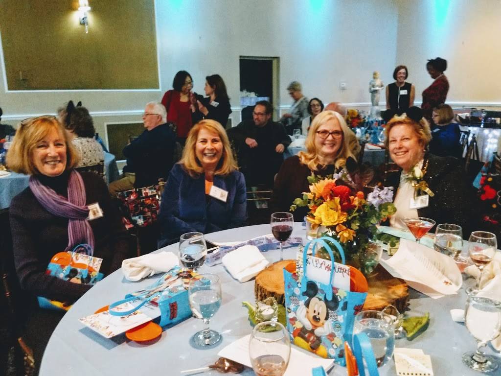 Swan Caterers | restaurant | 2015 S Water St, Philadelphia, PA 19148, USA | 2153898888 OR +1 215-389-8888