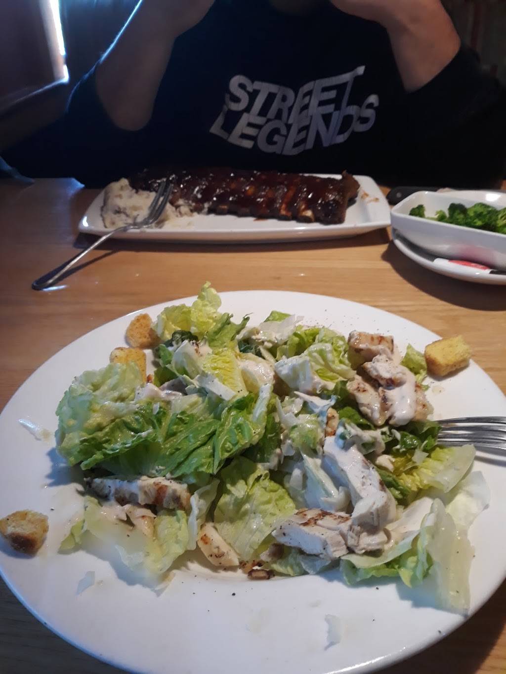 Applebees Grill + Bar | restaurant | 851 Sanguinetti Rd, Sonora, CA 95370, USA | 2095339670 OR +1 209-533-9670