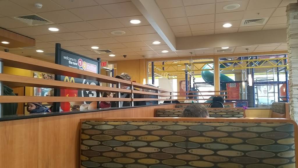 McDonalds | cafe | 158 Market St, Amsterdam, NY 12010, USA | 5188431023 OR +1 518-843-1023