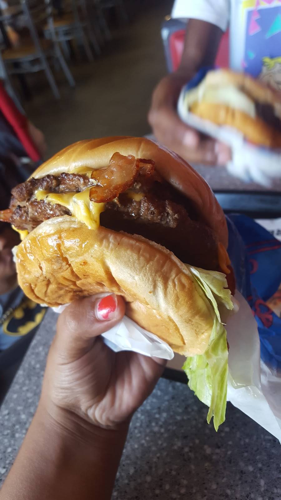 Carls Jr. | restaurant | 840 W Lacey Blvd, Hanford, CA 93230, USA | 5595836124 OR +1 559-583-6124