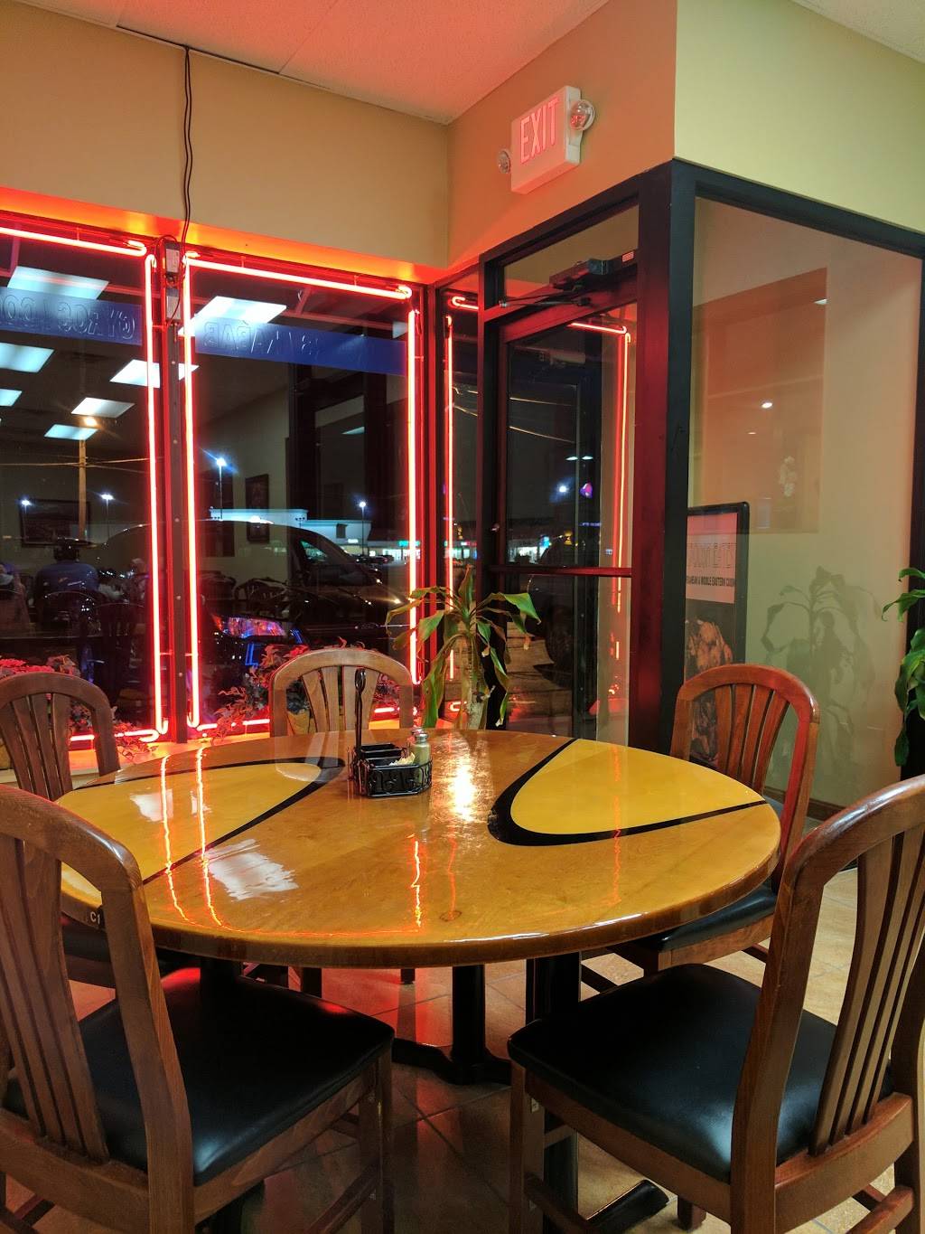 Tarboosh Eatery | restaurant | 1144 W Pleasant Valley Rd, Parma, OH 44134, USA | 4408888899 OR +1 440-888-8899