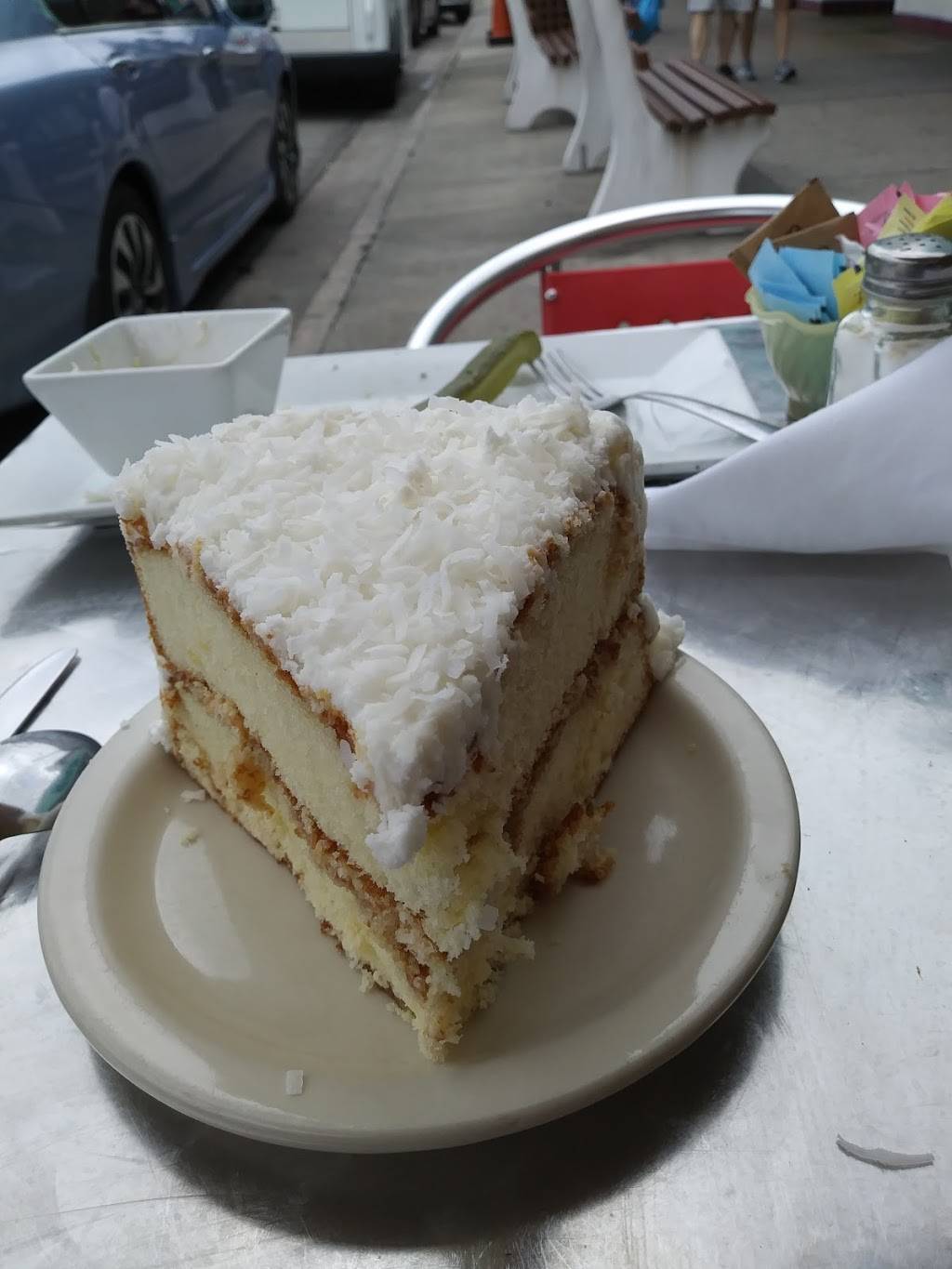 Upper Crust Cafe & Bakery | bakery | 213 W Venice Ave, Venice, FL 34285, USA | 9412440430 OR +1 941-244-0430