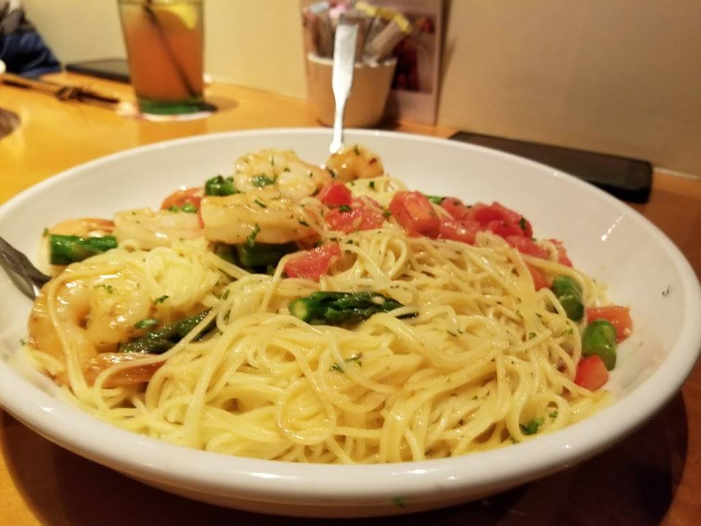 Olive Garden Italian Restaurant | meal takeaway | 2485 Iron Point Rd, Folsom, CA 95630, USA | 9169847036 OR +1 916-984-7036