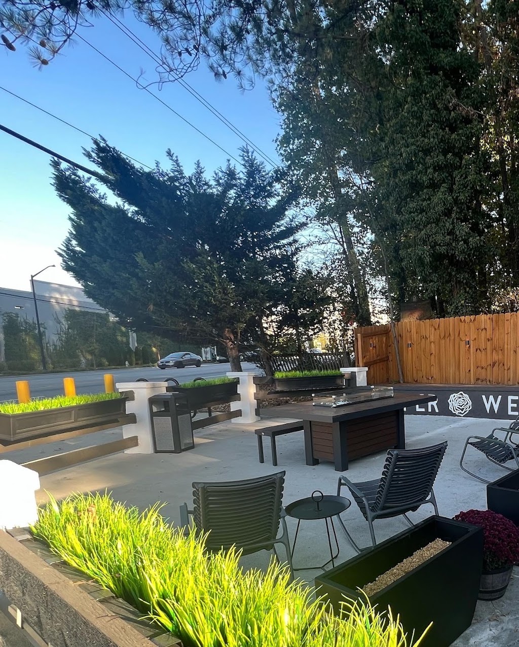 The Corner Grille Upper Westside | restaurant | 2341 Marietta Blvd NW, Atlanta, GA 30318, USA | 4048915159 OR +1 404-891-5159