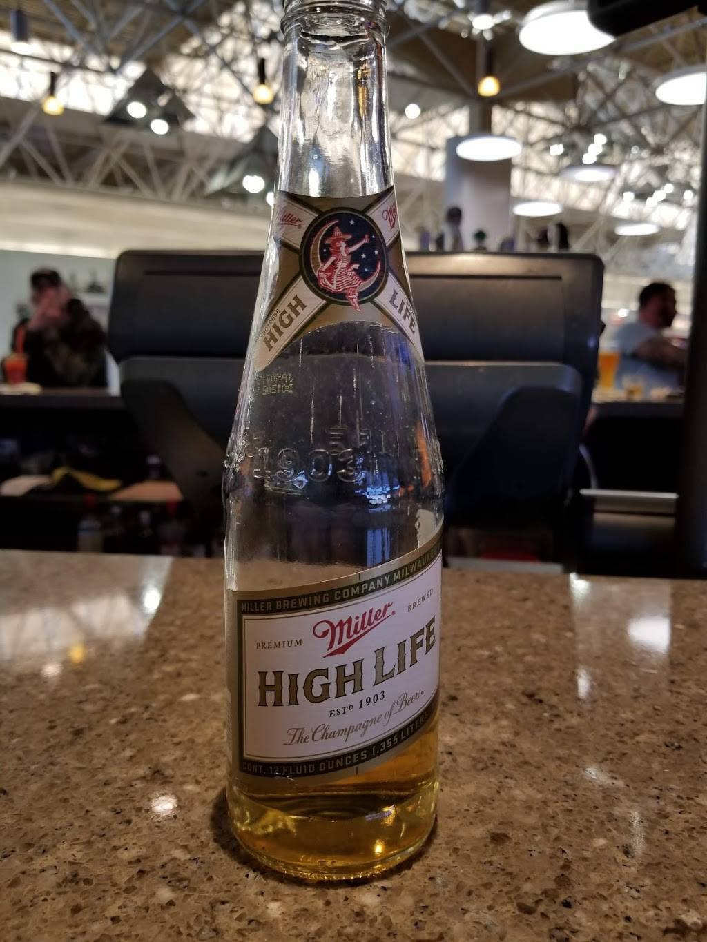 Miller Brewhouse | restaurant | 5300 S Howell Ave, Milwaukee, WI 53207, USA | 4147475300 OR +1 414-747-5300