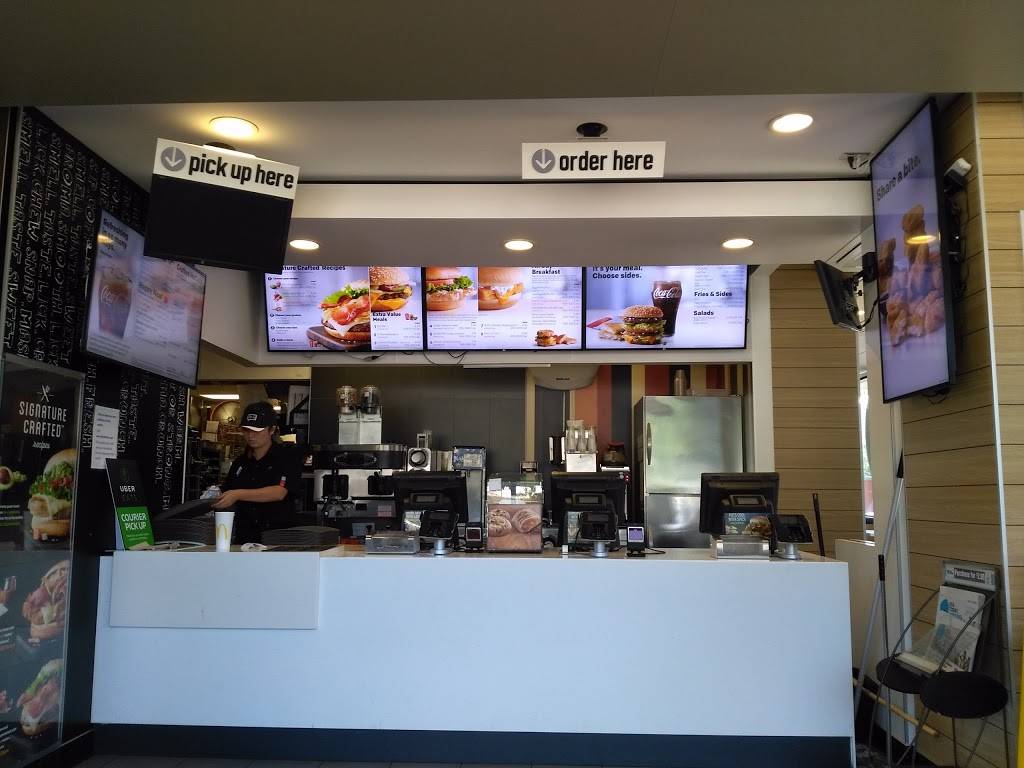 McDonalds | cafe | 5526 E Lake Sammamish Pkwy SE, Issaquah, WA 98029, USA | 4253138981 OR +1 425-313-8981