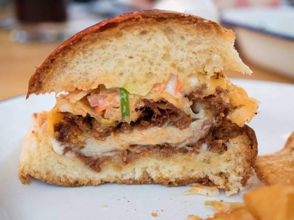 Parsons Chicken & Fish | restaurant | 2952 W Armitage Ave, Chicago, IL 60647, USA | 7733843333 OR +1 773-384-3333