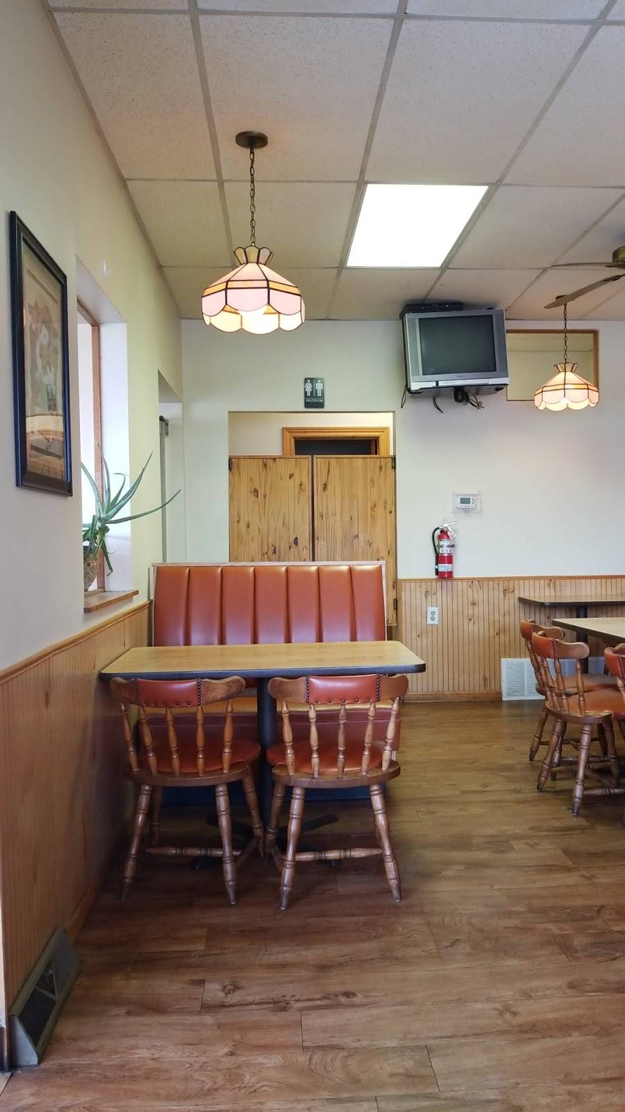 Carminos Pizza | restaurant | 4728 Pearl Rd, Cleveland, OH 44109, USA | 2163989365 OR +1 216-398-9365