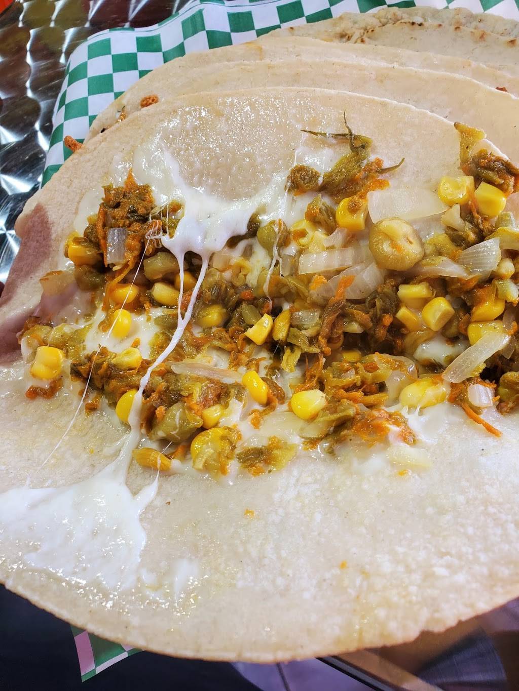 Las Quekas Mexican Quesadillas | restaurant | 1735 SW Military Dr, San Antonio, TX 78221, USA | 2105980126 OR +1 210-598-0126