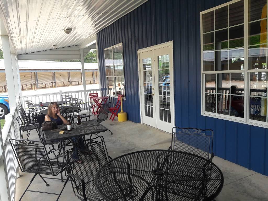 Lynnie bos | restaurant | 8275 AL-48, Lineville, AL 36266, USA | 2563965227 OR +1 256-396-5227