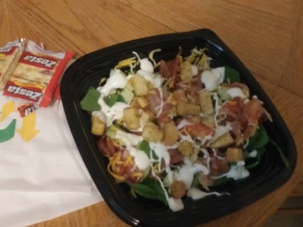 Subway Restaurants | restaurant | 2788 W Andrew Johnson Hwy, Morristown, TN 37814, USA | 4235872179 OR +1 423-587-2179