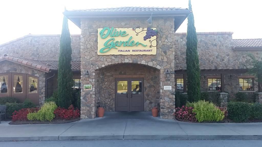 Olive Garden Italian Restaurant | meal takeaway | 1379 S Park St, Carrollton, GA 30117, USA | 7708328885 OR +1 770-832-8885
