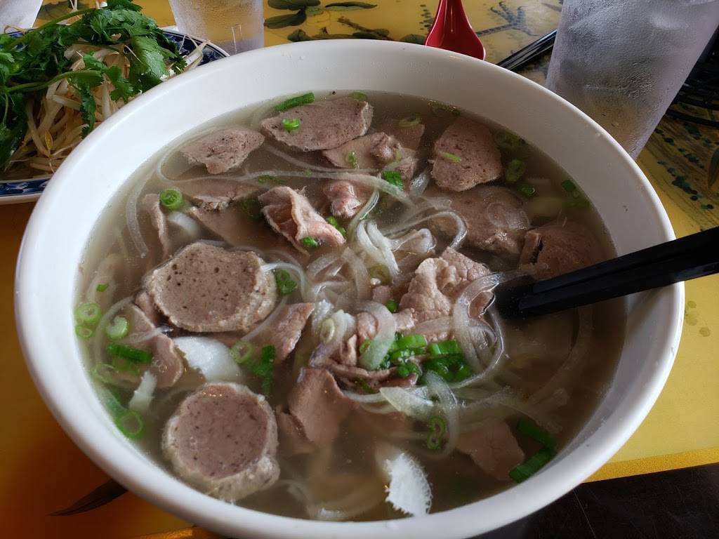 Pho House | restaurant | 12225 Voyager Pkwy #16, Colorado Springs, CO 80921, USA | 7194810855 OR +1 719-481-0855