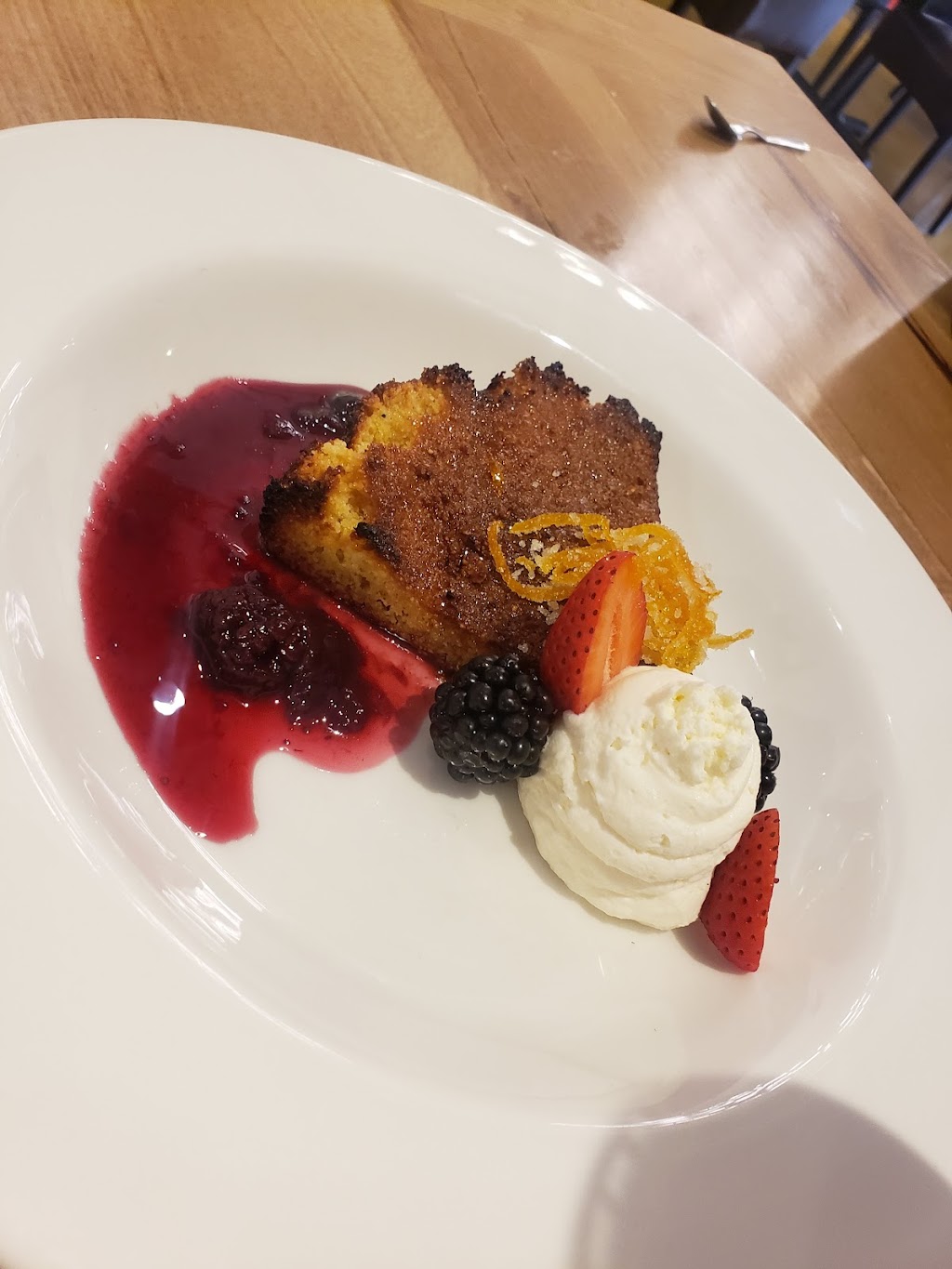 Reyes Winery on Main | restaurant | 24329 Main St, Santa Clarita, CA 91321, USA | 6616217777 OR +1 661-621-7777