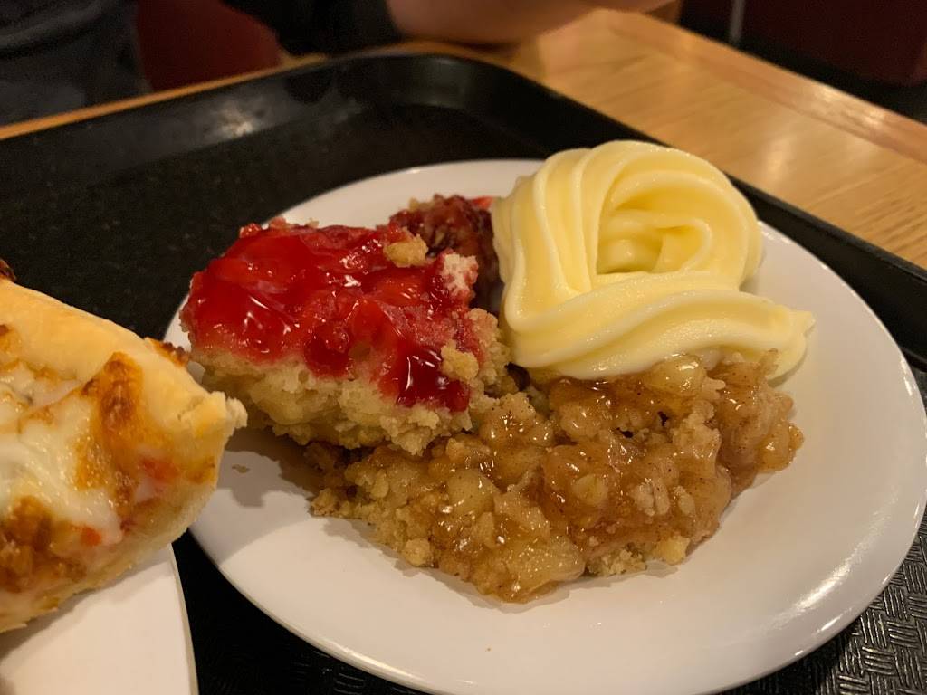 Valentinos | restaurant | 2701 S 70th St, Lincoln, NE 68506, USA | 4024379177 OR +1 402-437-9177