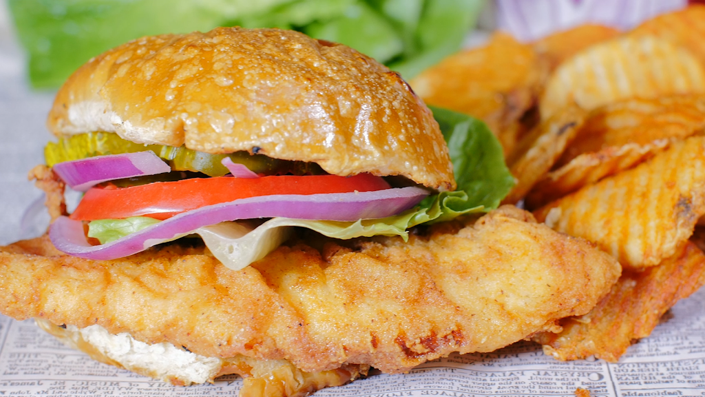 Caplingers Fresh Catch Seafood Kitchen | restaurant | 9535 Pendleton Pike, Indianapolis, IN 46236, USA | 3173895378 OR +1 317-389-5378